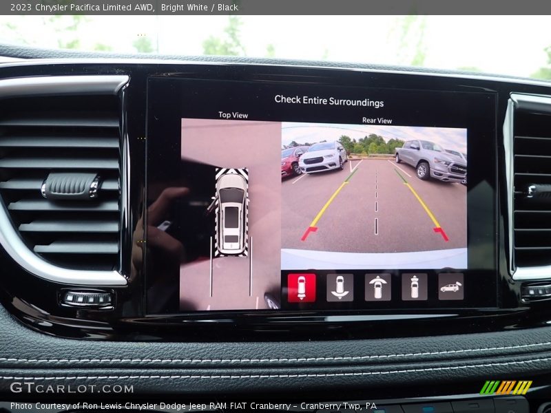 Bright White / Black 2023 Chrysler Pacifica Limited AWD