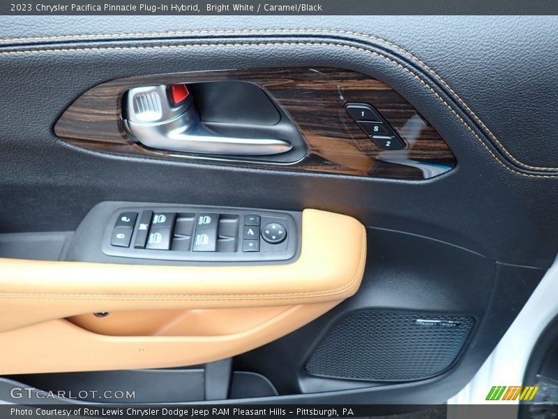 Bright White / Caramel/Black 2023 Chrysler Pacifica Pinnacle Plug-In Hybrid