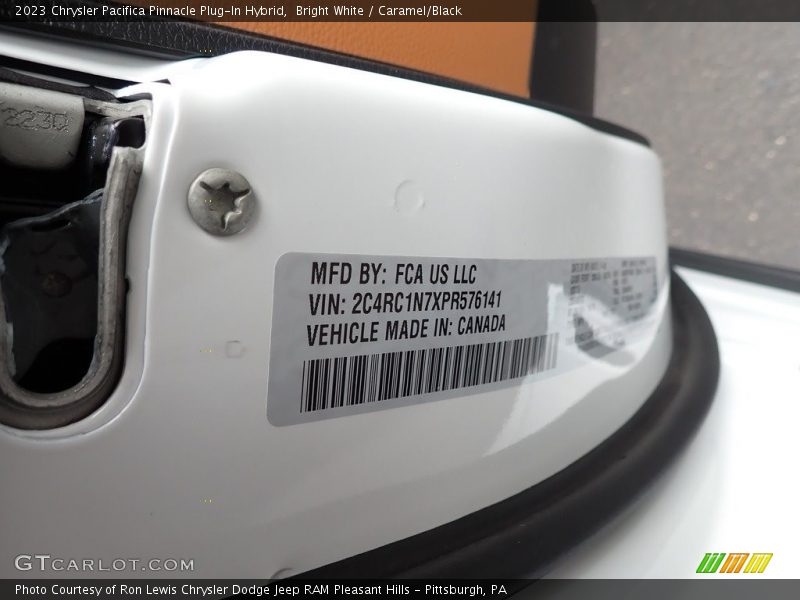 Bright White / Caramel/Black 2023 Chrysler Pacifica Pinnacle Plug-In Hybrid