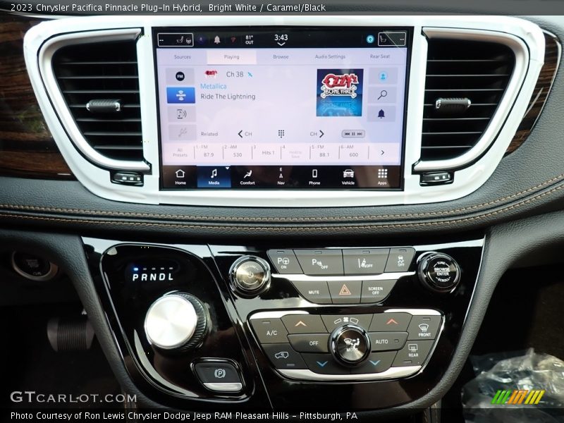 Bright White / Caramel/Black 2023 Chrysler Pacifica Pinnacle Plug-In Hybrid