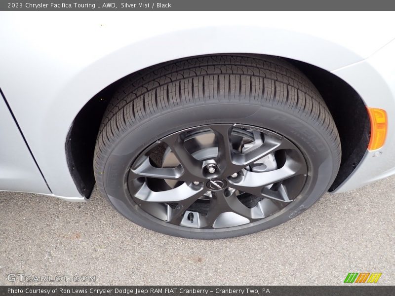 Silver Mist / Black 2023 Chrysler Pacifica Touring L AWD