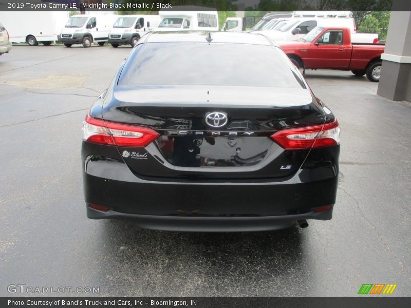 Midnight Black Metallic / Black 2019 Toyota Camry LE