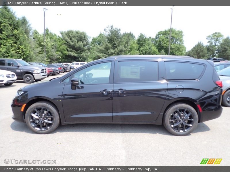 Brilliant Black Crystal Pearl / Black 2023 Chrysler Pacifica Touring L AWD