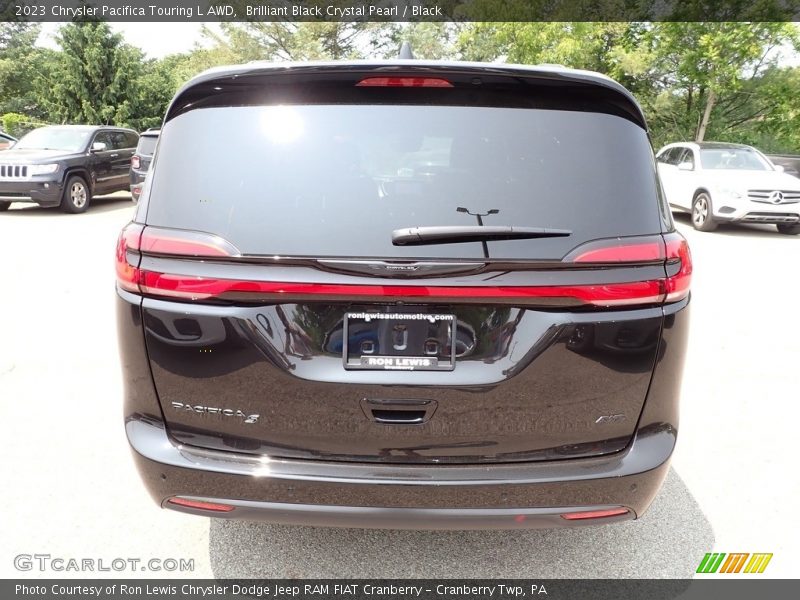 Brilliant Black Crystal Pearl / Black 2023 Chrysler Pacifica Touring L AWD