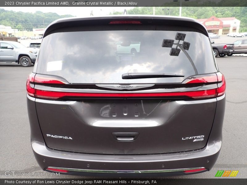 Granite Crystal Metallic / Black/Alloy 2023 Chrysler Pacifica Limited AWD
