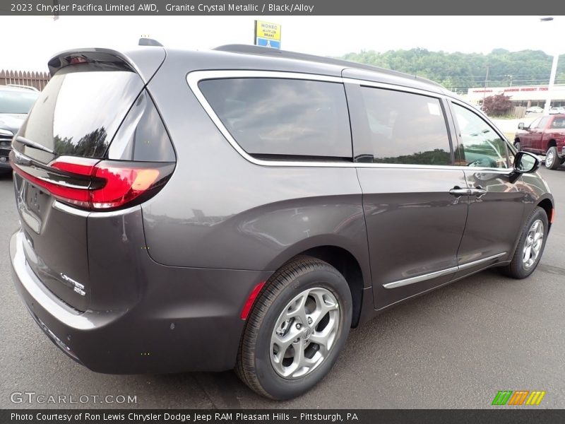 Granite Crystal Metallic / Black/Alloy 2023 Chrysler Pacifica Limited AWD