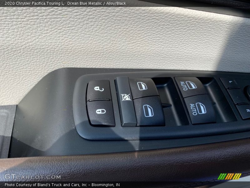Ocean Blue Metallic / Alloy/Black 2020 Chrysler Pacifica Touring L