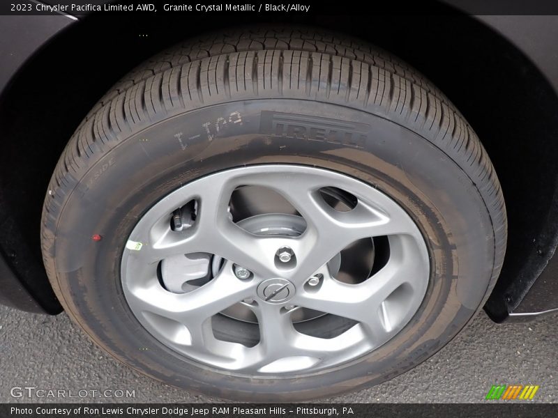Granite Crystal Metallic / Black/Alloy 2023 Chrysler Pacifica Limited AWD