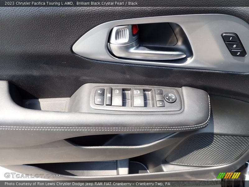 Brilliant Black Crystal Pearl / Black 2023 Chrysler Pacifica Touring L AWD
