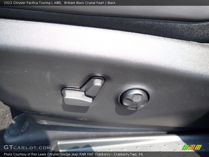 Brilliant Black Crystal Pearl / Black 2023 Chrysler Pacifica Touring L AWD