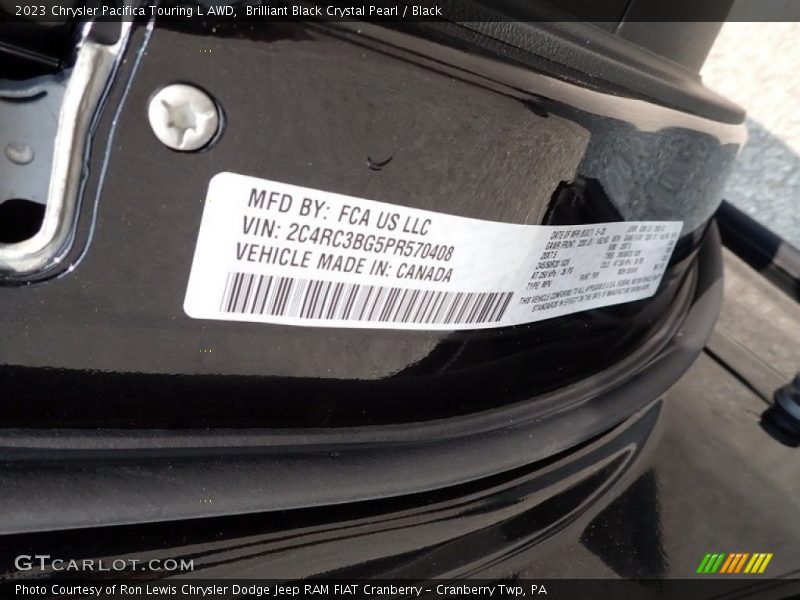 Brilliant Black Crystal Pearl / Black 2023 Chrysler Pacifica Touring L AWD