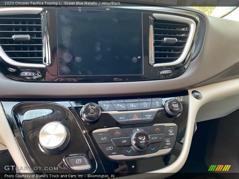 Ocean Blue Metallic / Alloy/Black 2020 Chrysler Pacifica Touring L