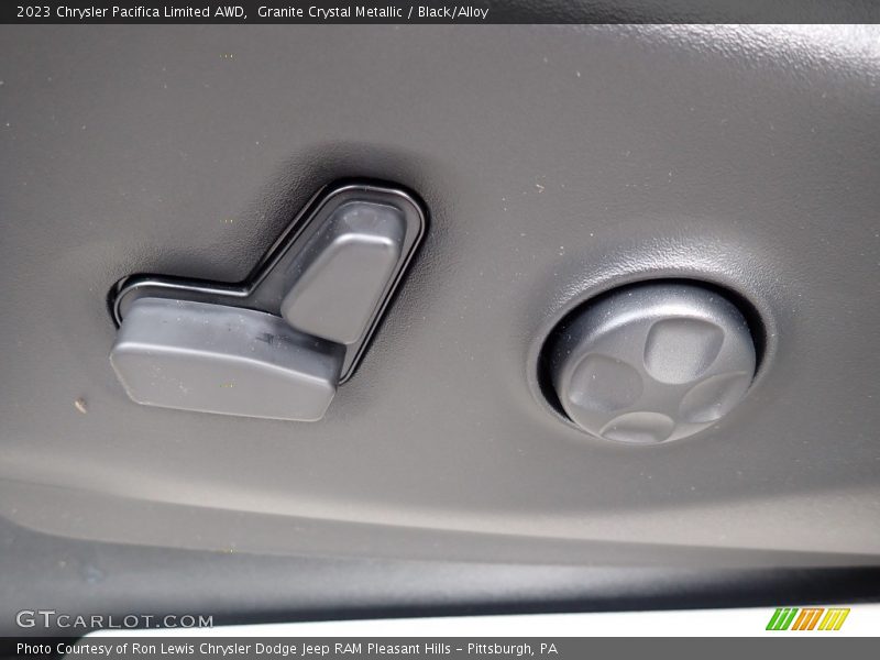 Granite Crystal Metallic / Black/Alloy 2023 Chrysler Pacifica Limited AWD