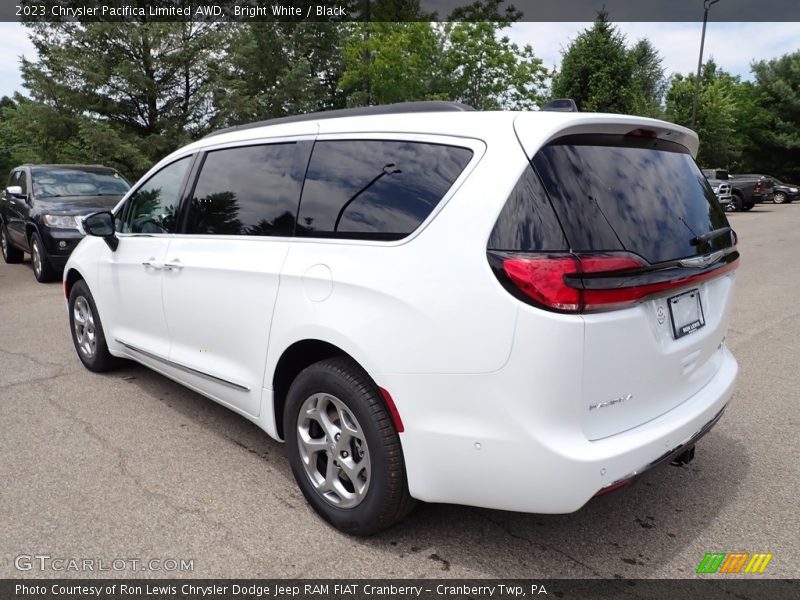 Bright White / Black 2023 Chrysler Pacifica Limited AWD