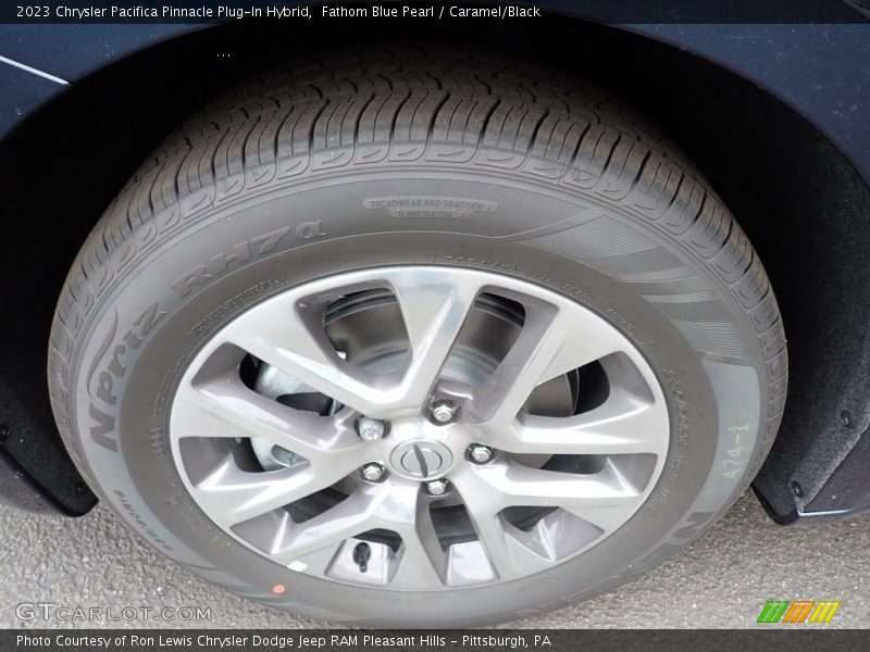  2023 Pacifica Pinnacle Plug-In Hybrid Wheel