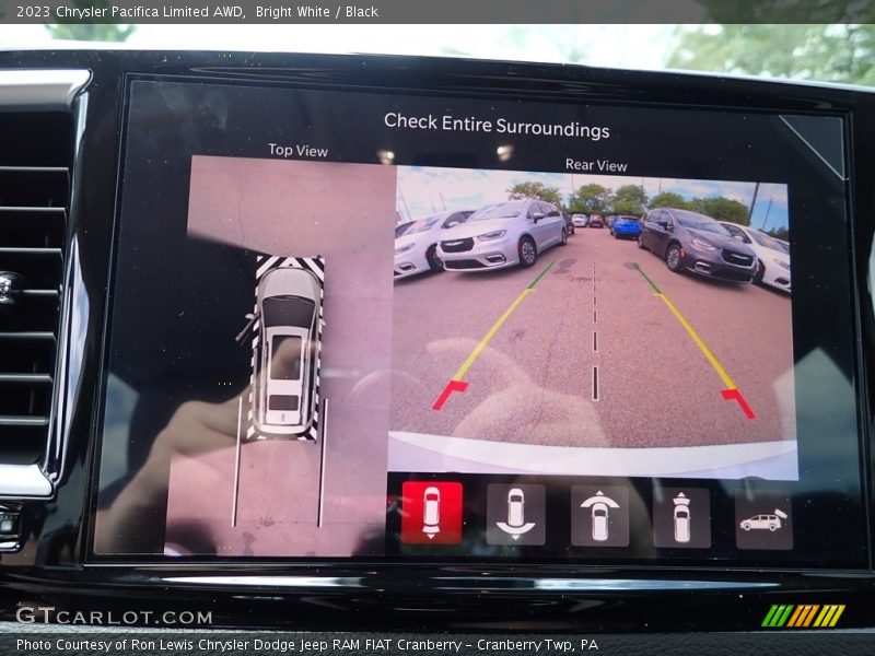 Bright White / Black 2023 Chrysler Pacifica Limited AWD