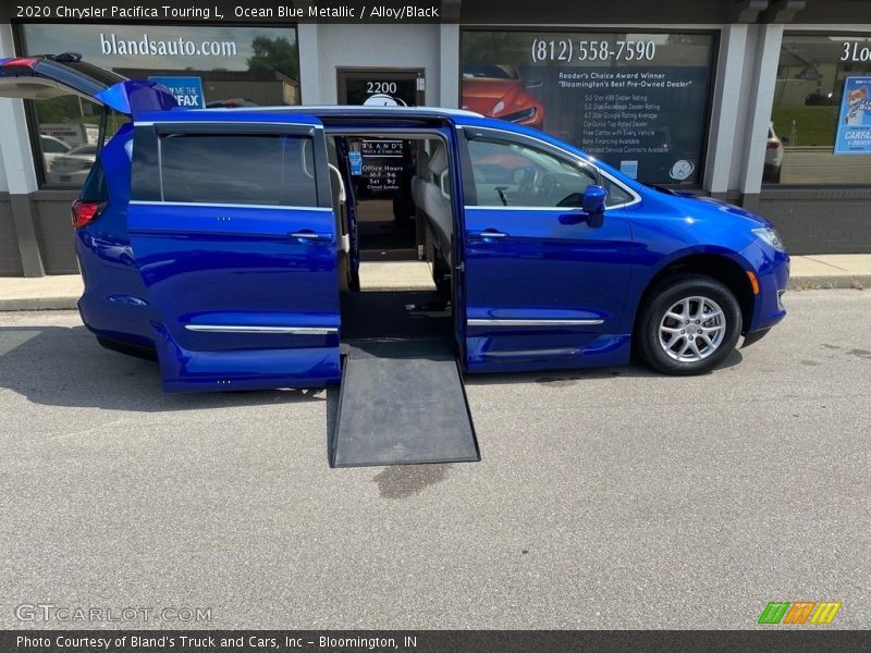 Ocean Blue Metallic / Alloy/Black 2020 Chrysler Pacifica Touring L