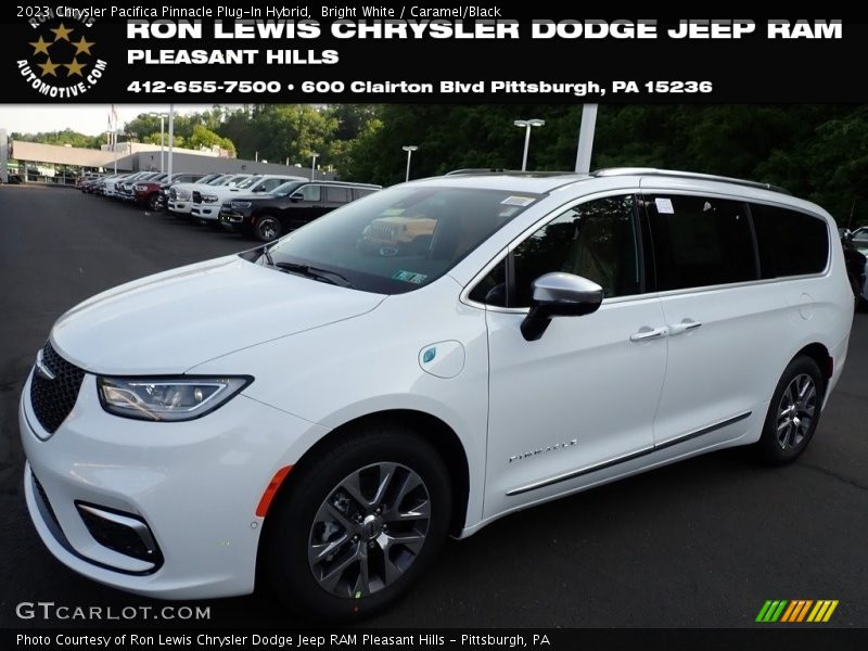 Bright White / Caramel/Black 2023 Chrysler Pacifica Pinnacle Plug-In Hybrid