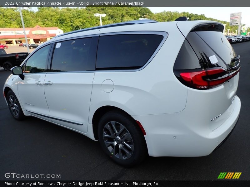 Bright White / Caramel/Black 2023 Chrysler Pacifica Pinnacle Plug-In Hybrid