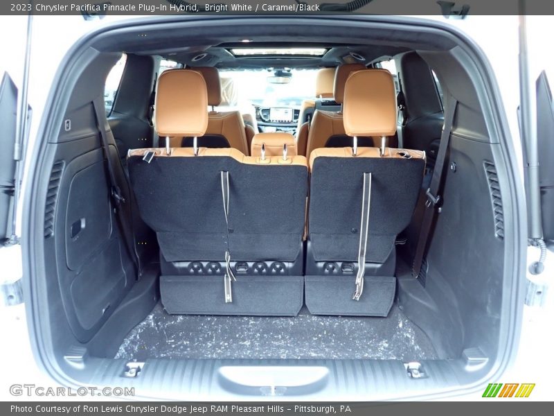Bright White / Caramel/Black 2023 Chrysler Pacifica Pinnacle Plug-In Hybrid