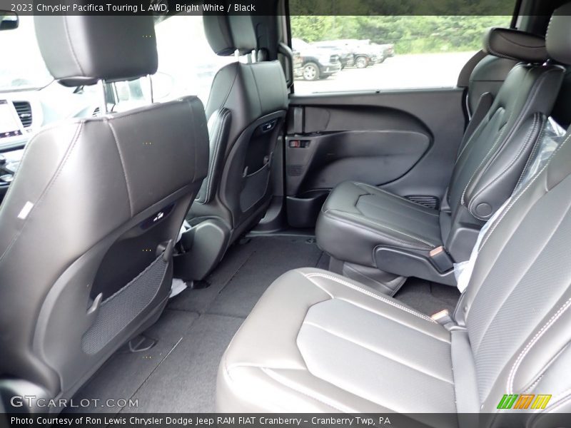 Bright White / Black 2023 Chrysler Pacifica Touring L AWD