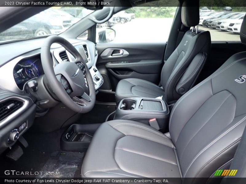 Bright White / Black 2023 Chrysler Pacifica Touring L AWD