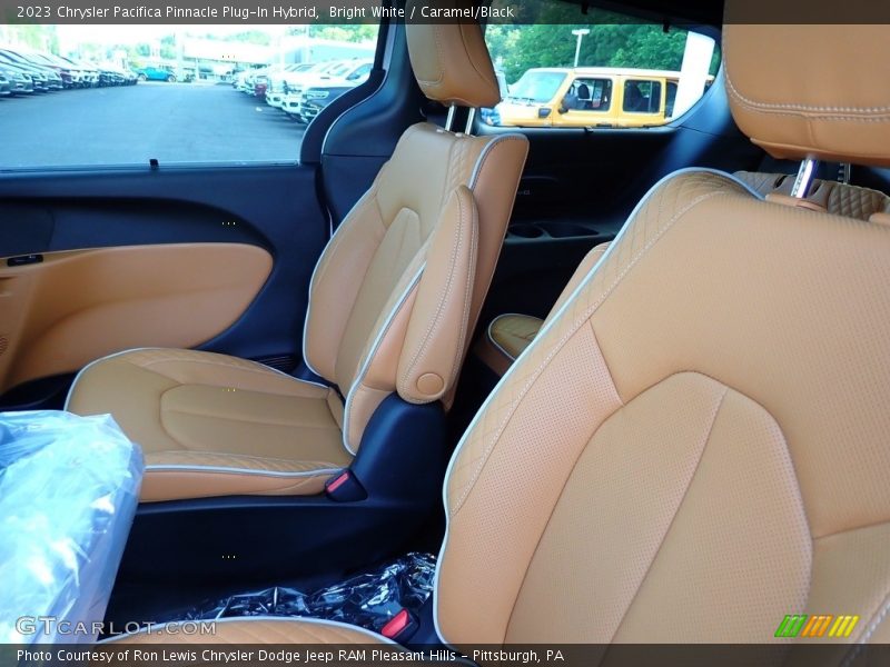 Bright White / Caramel/Black 2023 Chrysler Pacifica Pinnacle Plug-In Hybrid