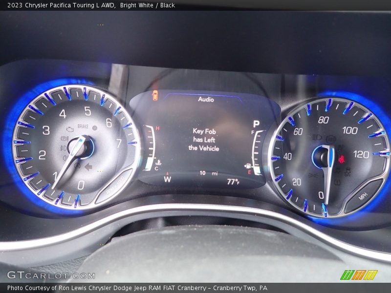 Bright White / Black 2023 Chrysler Pacifica Touring L AWD