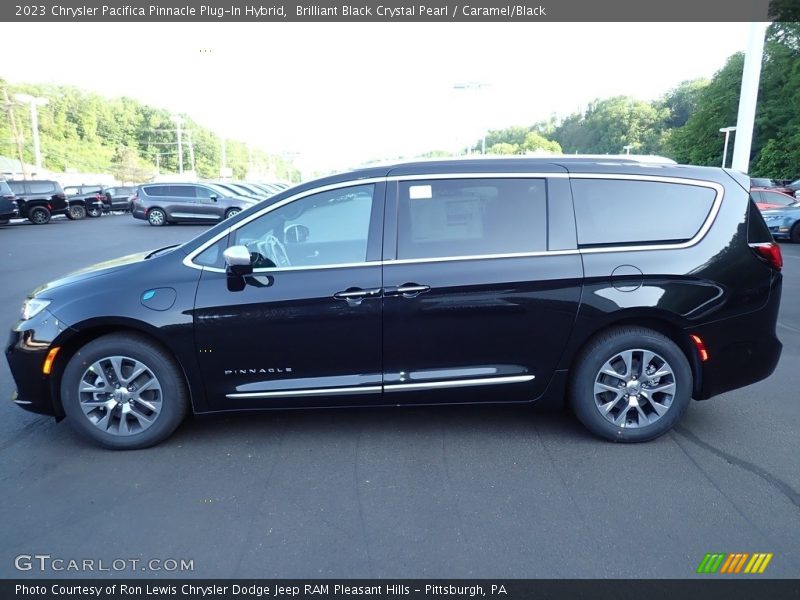 Brilliant Black Crystal Pearl / Caramel/Black 2023 Chrysler Pacifica Pinnacle Plug-In Hybrid