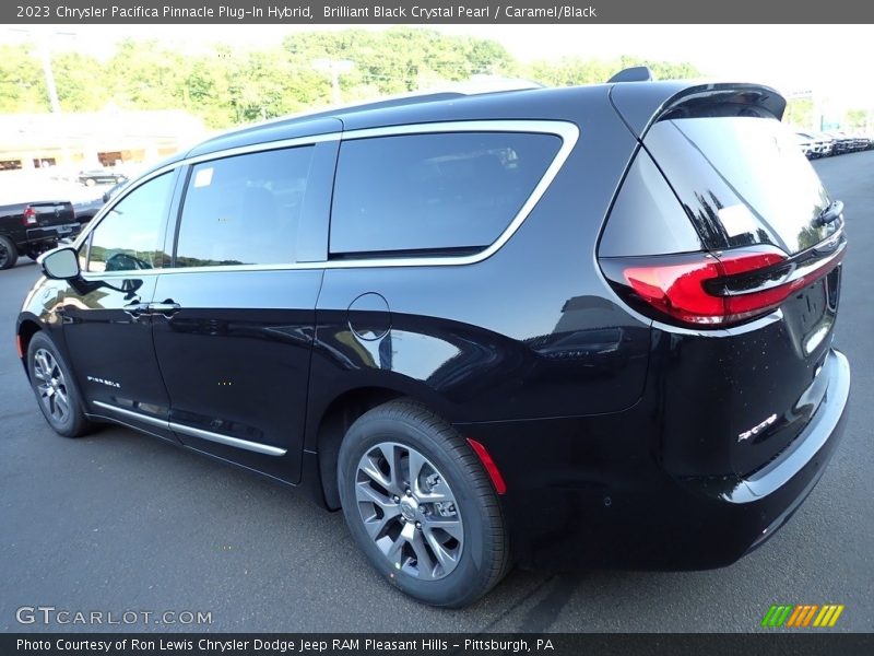 Brilliant Black Crystal Pearl / Caramel/Black 2023 Chrysler Pacifica Pinnacle Plug-In Hybrid