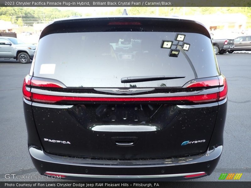 Brilliant Black Crystal Pearl / Caramel/Black 2023 Chrysler Pacifica Pinnacle Plug-In Hybrid