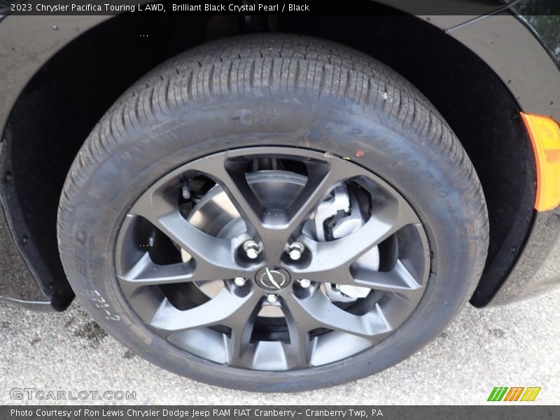 Brilliant Black Crystal Pearl / Black 2023 Chrysler Pacifica Touring L AWD