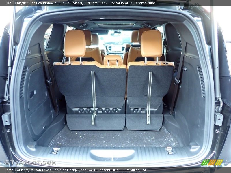 Brilliant Black Crystal Pearl / Caramel/Black 2023 Chrysler Pacifica Pinnacle Plug-In Hybrid