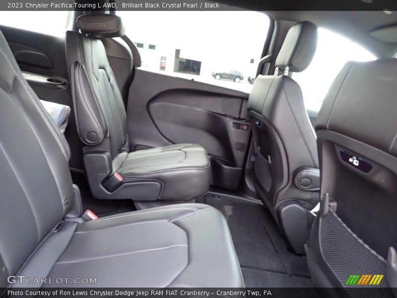 Brilliant Black Crystal Pearl / Black 2023 Chrysler Pacifica Touring L AWD