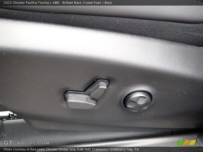 Brilliant Black Crystal Pearl / Black 2023 Chrysler Pacifica Touring L AWD