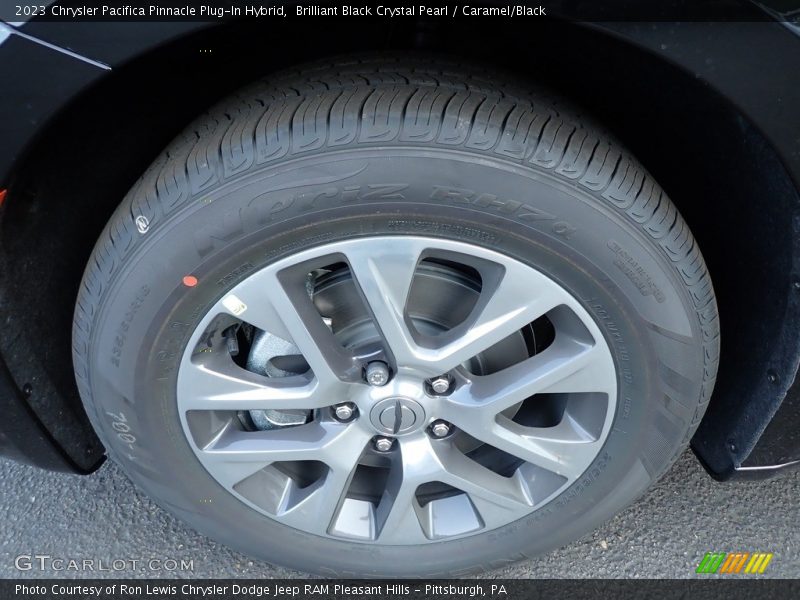 Brilliant Black Crystal Pearl / Caramel/Black 2023 Chrysler Pacifica Pinnacle Plug-In Hybrid