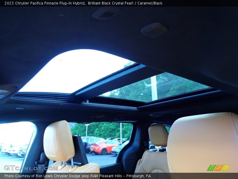 Brilliant Black Crystal Pearl / Caramel/Black 2023 Chrysler Pacifica Pinnacle Plug-In Hybrid