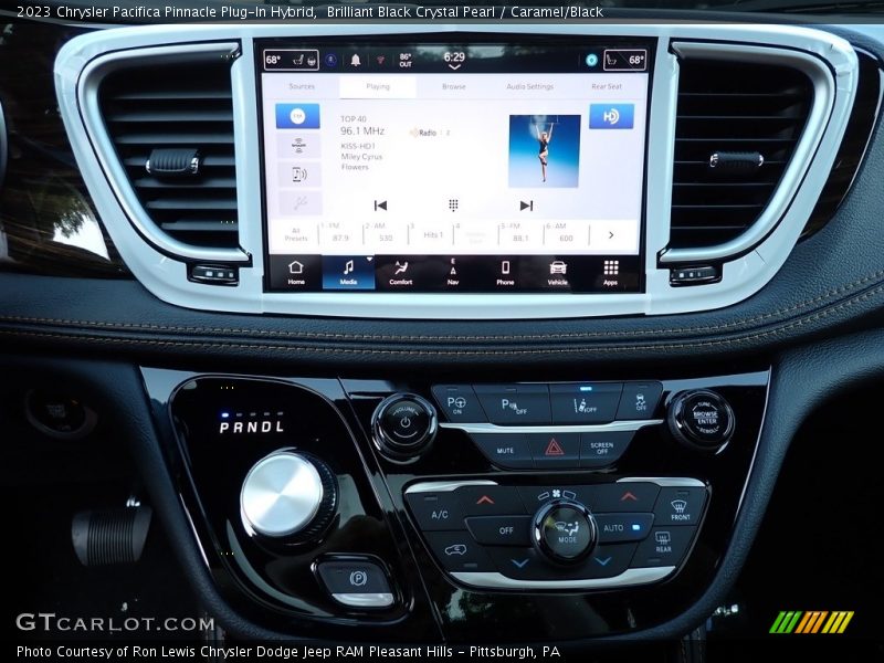 Brilliant Black Crystal Pearl / Caramel/Black 2023 Chrysler Pacifica Pinnacle Plug-In Hybrid