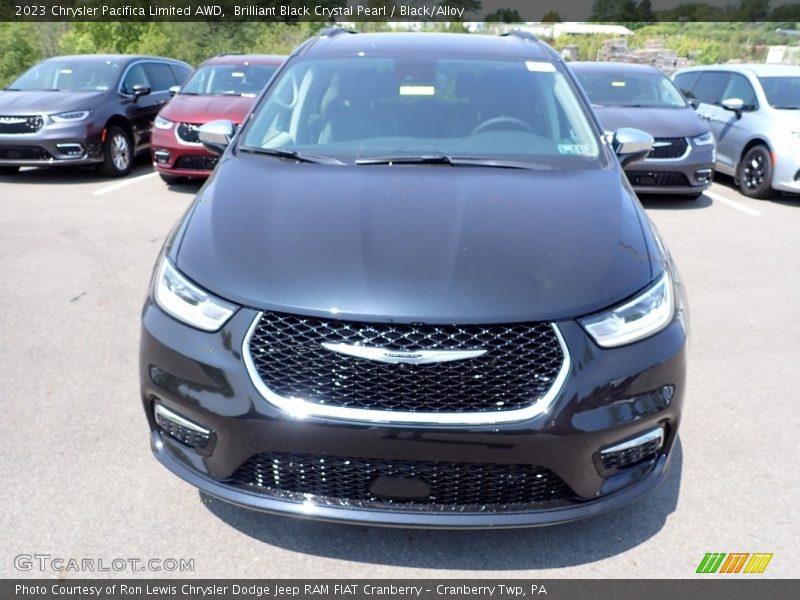 Brilliant Black Crystal Pearl / Black/Alloy 2023 Chrysler Pacifica Limited AWD