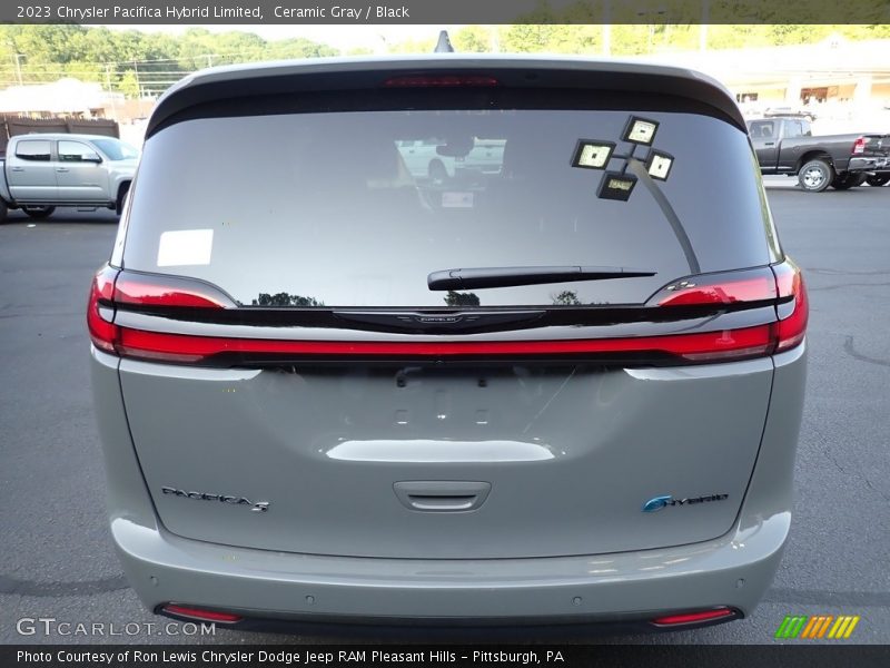 Ceramic Gray / Black 2023 Chrysler Pacifica Hybrid Limited