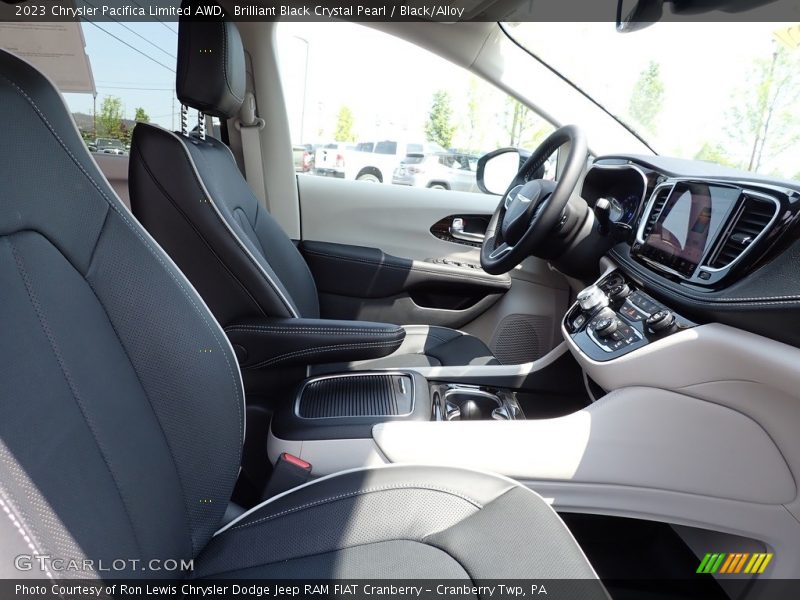 Brilliant Black Crystal Pearl / Black/Alloy 2023 Chrysler Pacifica Limited AWD