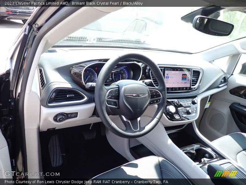 Brilliant Black Crystal Pearl / Black/Alloy 2023 Chrysler Pacifica Limited AWD
