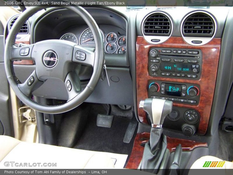 Sand Beige Metallic / Light Tan/Ebony Black 2006 GMC Envoy SLE 4x4