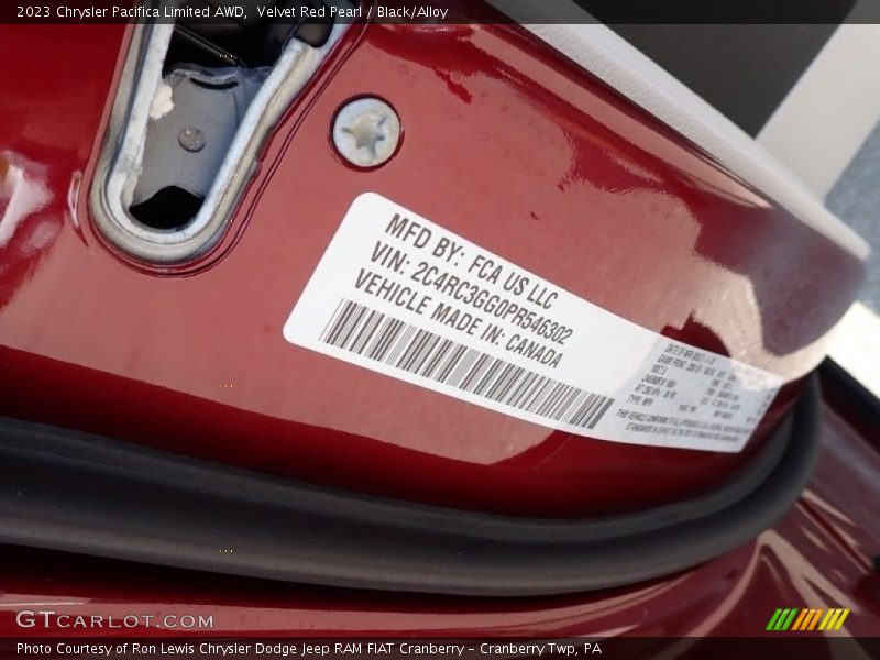 Velvet Red Pearl / Black/Alloy 2023 Chrysler Pacifica Limited AWD