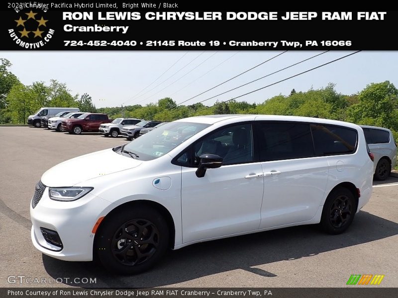 Bright White / Black 2023 Chrysler Pacifica Hybrid Limited