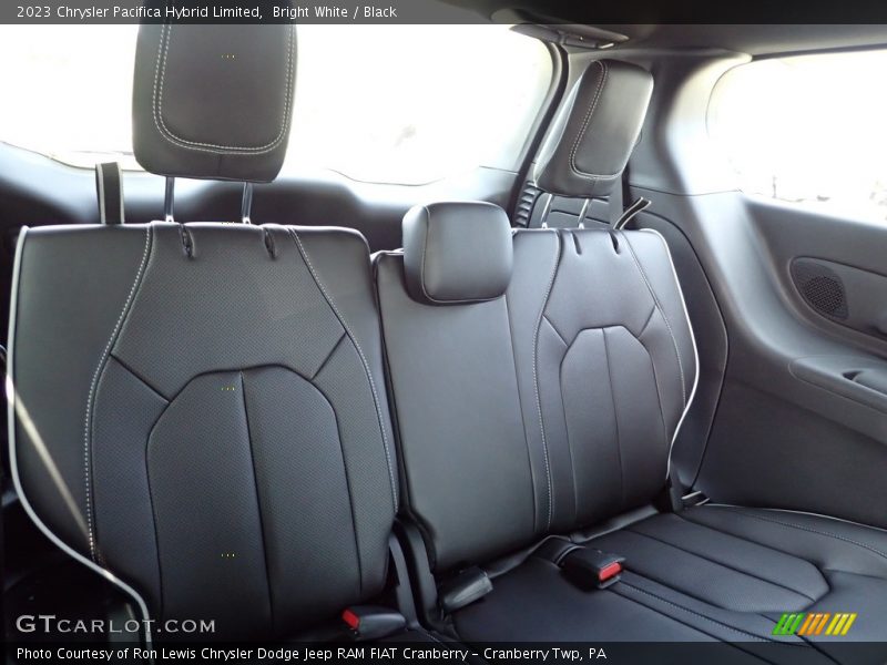 Bright White / Black 2023 Chrysler Pacifica Hybrid Limited