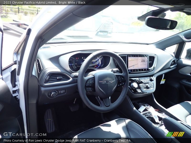 Bright White / Black 2023 Chrysler Pacifica Hybrid Limited