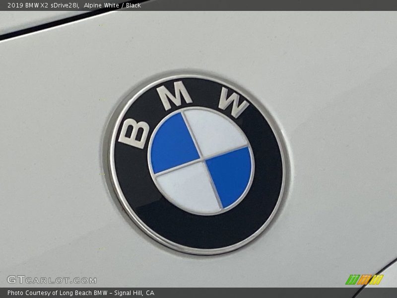 Alpine White / Black 2019 BMW X2 sDrive28i