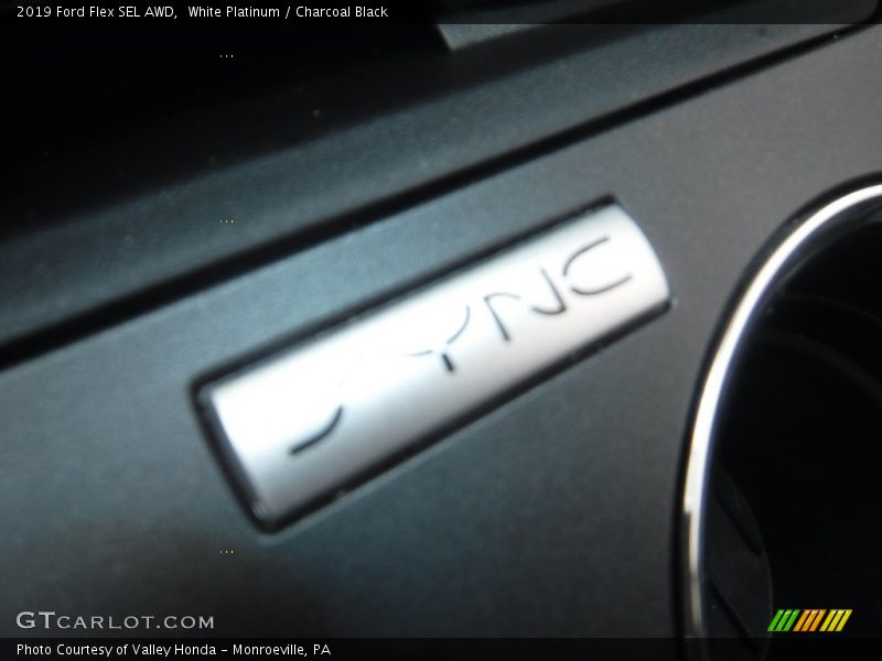 White Platinum / Charcoal Black 2019 Ford Flex SEL AWD