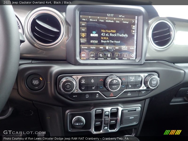 Black / Black 2023 Jeep Gladiator Overland 4x4